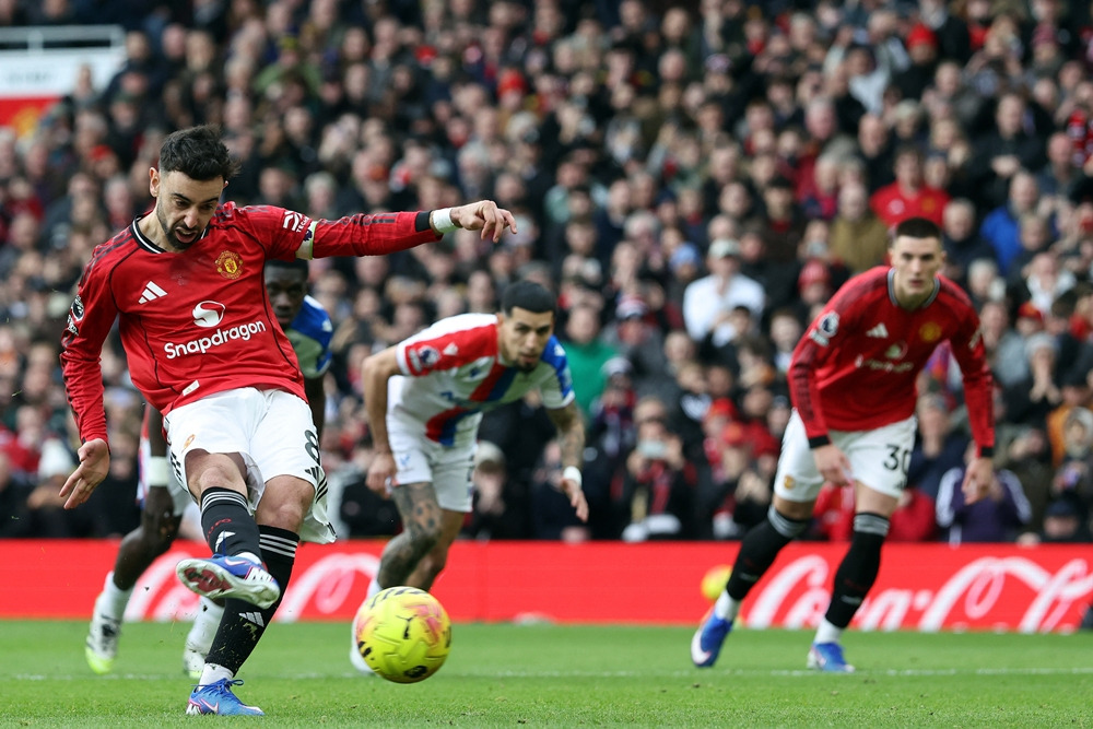 แมนยู" แซงชนะ "พาเลซ" ที่เหลือ 10 คน 2-1 ผงาดขึ้นที่ 3 พรีเมียร์ลีก -  สยามรัฐ
