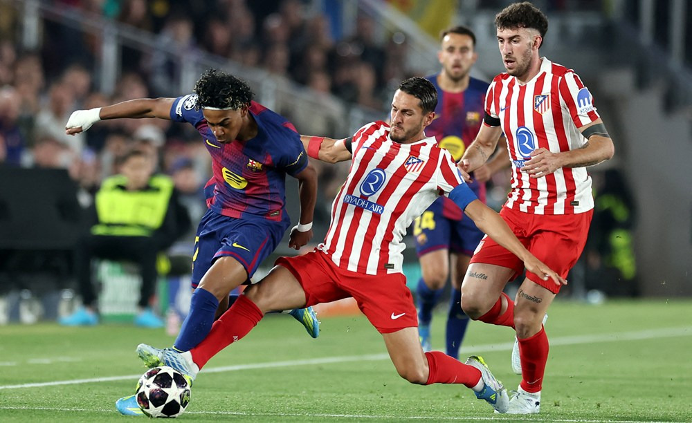 “เจ้าบุญทุ่ม” เหลือ 10 คน! แอตเลติโก ถล่มบาร์ซ่า 2-0 ศึกยูฟ่า แชมเปียนส์ลีก รอบ 8 ทีมสุดท้าย นัดแรก