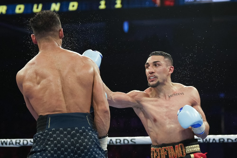 สะเทือนมวยโลก! "เตโอฟิโมโลเปซ" เมินชิงแชมป์ IBF ขยับรุ่นล่าเข็มขัดเวลเตอร์เวต