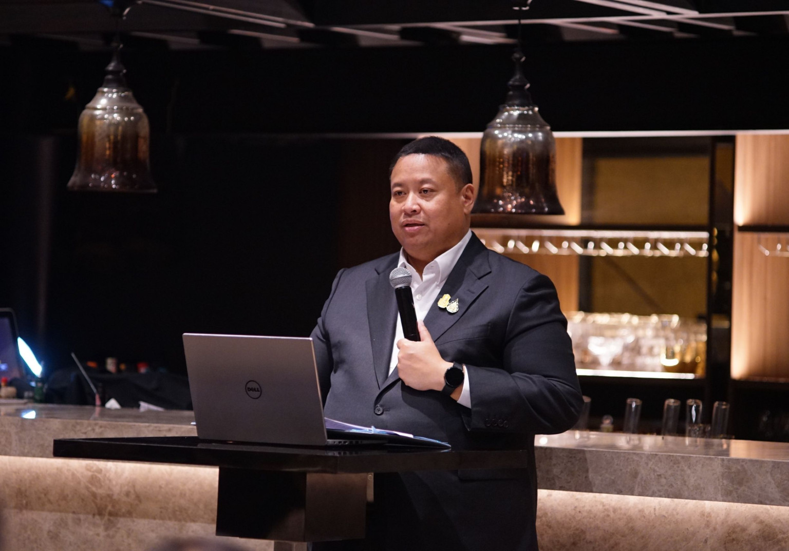 จิรุตถ์ อิศรางกูร ณ อยุธยา