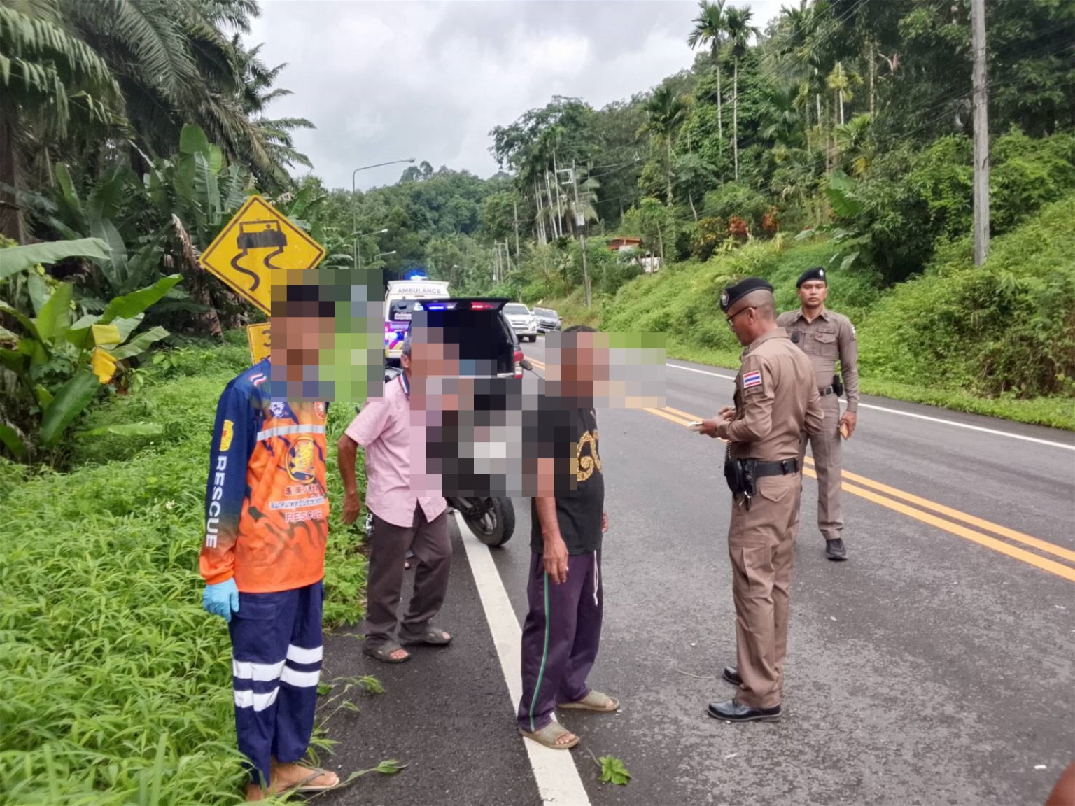 Chumphon tragedy: teenage girls die in motorcycle crash | News by Thaiger