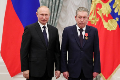 นายราวิล มากานอฟ เมื่อครั้งพบปะกับประธานาธิบดีวลาดิเมียร์ ปูติน ผู้นำรัสเซีย (Photo : AFP)