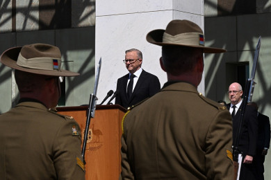 นายแอนโทนี อัลบาเนซี นายกรัฐมนตรีออสเตรเลีย แถลงจะเดินทางไปร่วมงานพระราชพิธีพระบรมศพสมเด็จพระราชินีนาถเอลิซาเบธ ที่ 2 แห่งอังกฤษ (Photo : AFP)