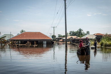 สถานการณ์น้ำท่วมในรัฐอะนัมบรา ประเทศไนจีเรีย (Photo : AFP)