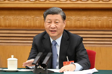 เมื่อวันที่ 5 มีนาคม สี จิ้นผิง เลขาธิการคณะกรรมการกลางพรรคคอมมิวนิสต์จีน ประธานาธิบดีแห่งรัฐ และประธานคณะกรรมาธิการการทหารส่วนกลาง เข้าร่วมการพิจารณากับคณะสมาชิกผู้แทนมณฑลเจียงซูในการประชุมใหญ่ครั้งที่ 1 ของสภาผู้แทนประชาชนแห่งชาติจีน ชุดที่ 14