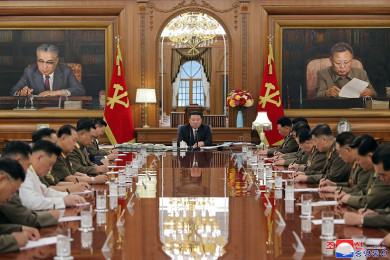 นายคิม จอง-อึน ประธานสูงสุดของเกาหลีเหนือ ประชุมกองทัพ  (Photo : AFP)