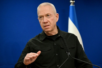 พล.อ.โยอาฟ แกลแลนต์ รัฐมนตรีกลาโหมของอิสราเอล (Photo : AFP)