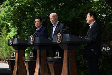 การประชุมสุดยอดที่แคมป์เดวิดของสามผู้นำเมื่อปีที่แล้ว (Photo : AFP)