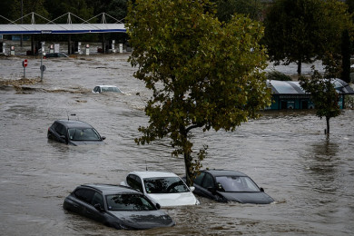 สภาพเมืองกิวอร์ส ประเทศฝรั่งเศส ที่เผชิญน้ำท่วมหนัก (Photo : ARP)