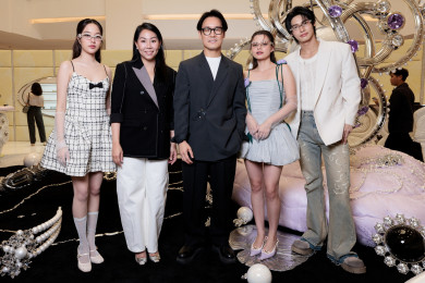  สโรชา จันทร์กิมฮะ, สลิล สุญาณเศรษฐกร, โอฬาร ปุ้ยพันธวงศ์, รีเบคก้า แพทรีเซีย อาร์มสตรอง,  เมธวิน โอภาสเอี่ยมขจร